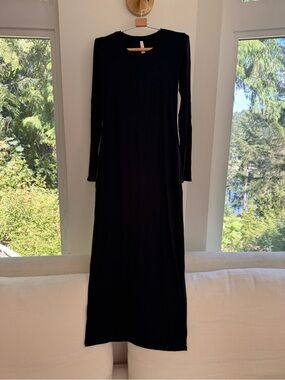 Aritzia fitted black dress S